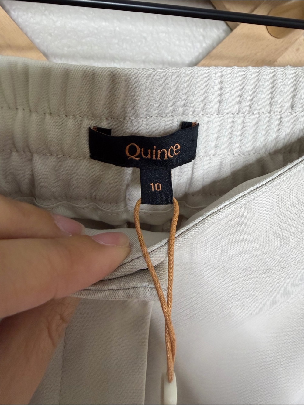 NWT Quince Stretch Crepe Ankle Pants Sand Sz 10 - Picture 4 of 10